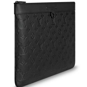 Louis Vuitton Discovery Pouchette